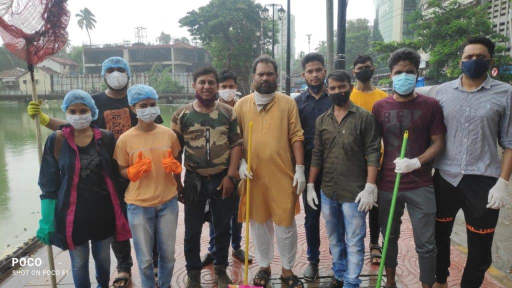 Group photo after week 4 of Bandra Talao clean-up 