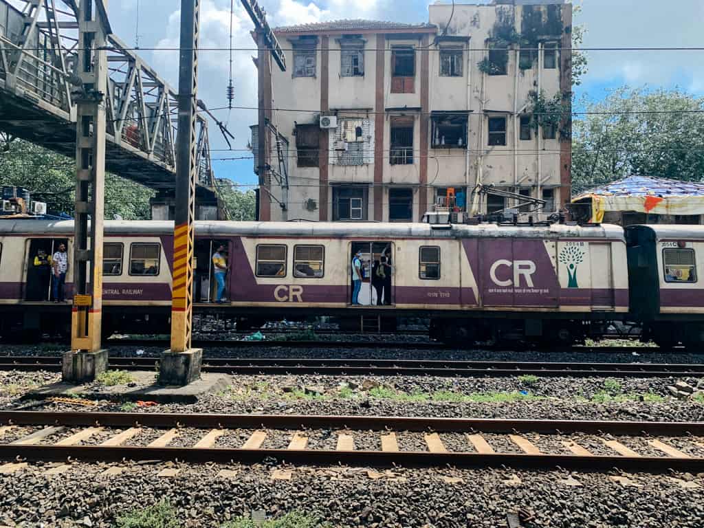 mumbai local train moving