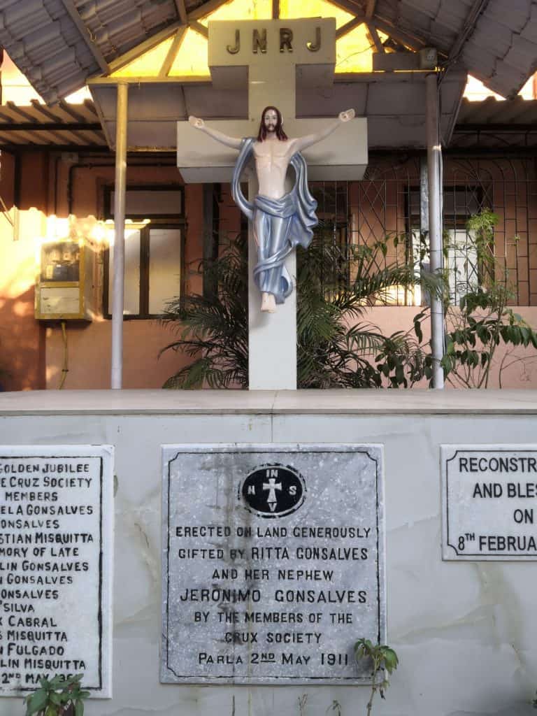 A crucifix in the Vile Parle gaothan, gifted by the residents in 1911