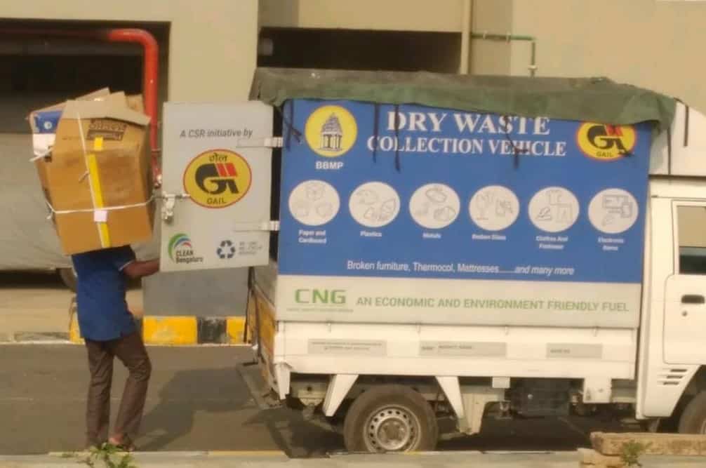 CNG Vehicle collecting dry waste