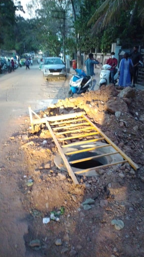 Open manhole on 13th Cross road Malleshwaram