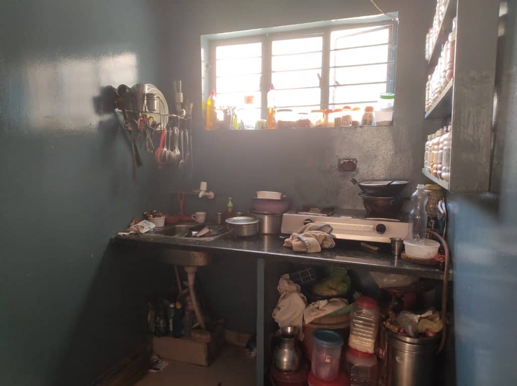 The kitchen in Sundhari's flat
