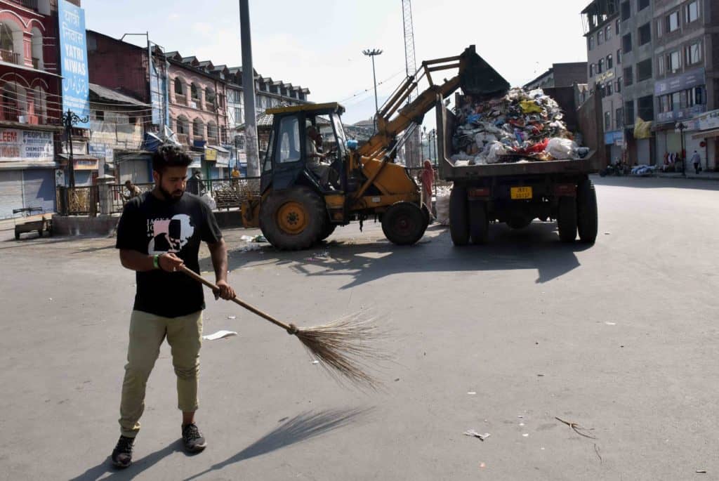 Toursts add to waste management woes in Srinagar