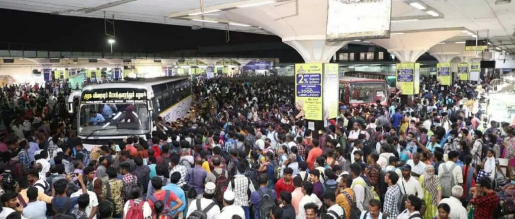 Crowds in koyambedu bus stand