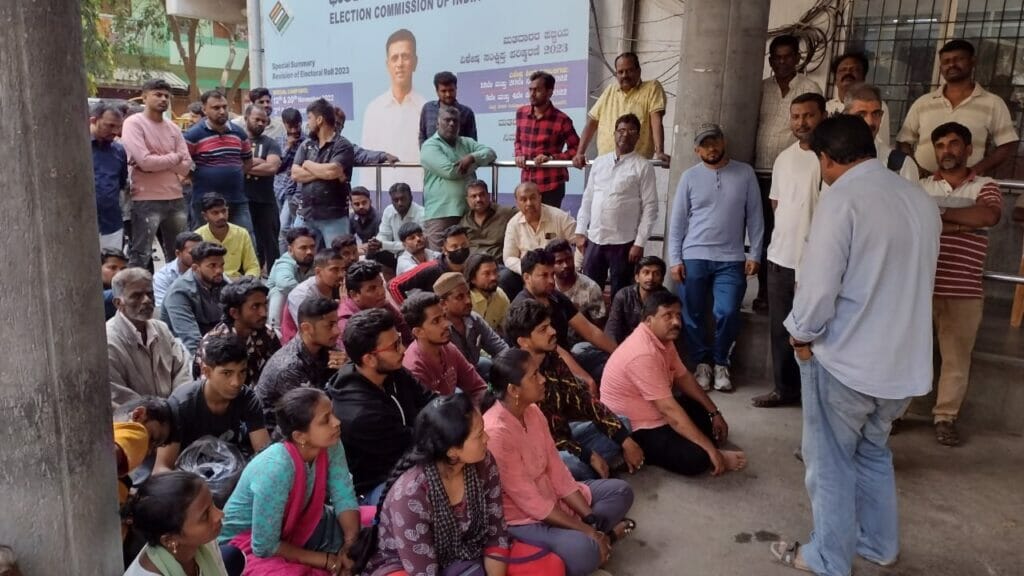 Street vendors protest at the BBMP South Zone office
