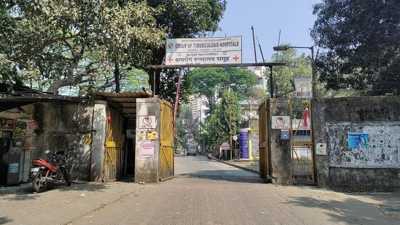 Entrance of Sewri's TB hospital.