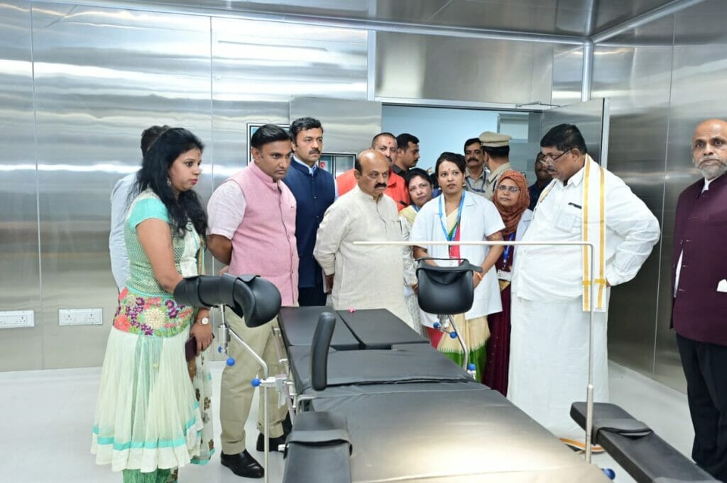 Chief Minister Basavaraj Bommai at the inauguration of Mahalaxmi Layout Namma Clinic. 