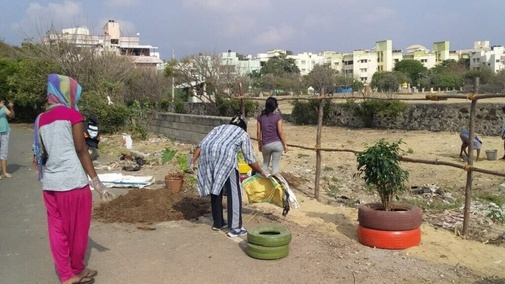 Valmiki Nagar residents planting trees