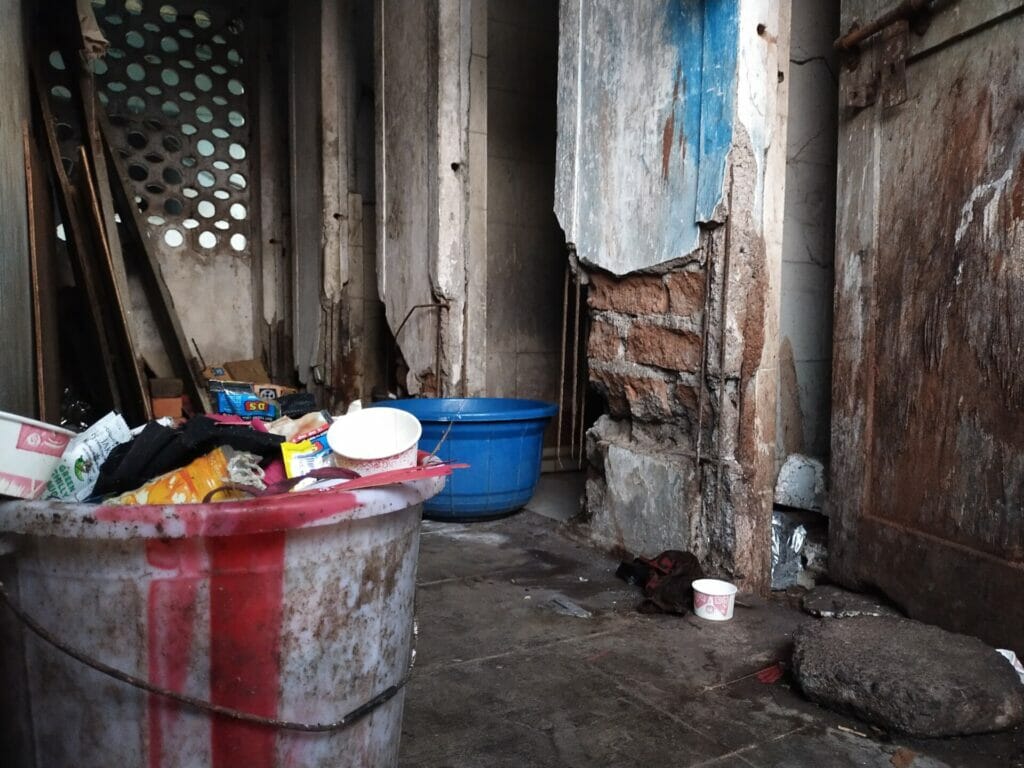Unhygienic toilets in the building in ritchie street