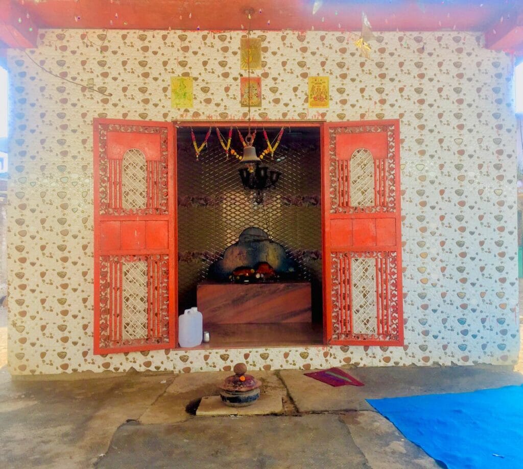 Pardhi tribe temple at Ambujwadi 