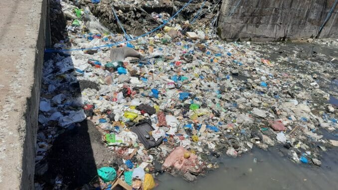 waste dumping in mithi river