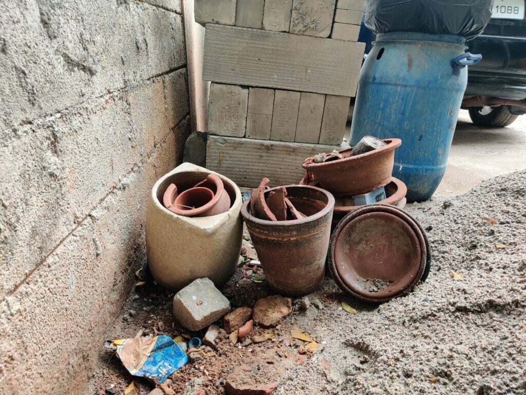 Old and broken flower pots