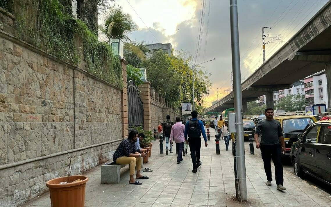 A transformed walking experience on Andheri Kurla Road, one of the busiest arterial roads with the worst legacy experience.