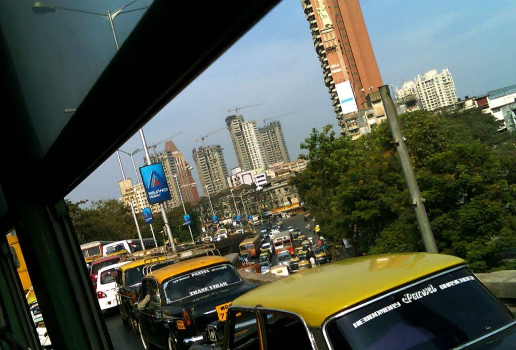 View of a road in Mumbai filled with traffic
