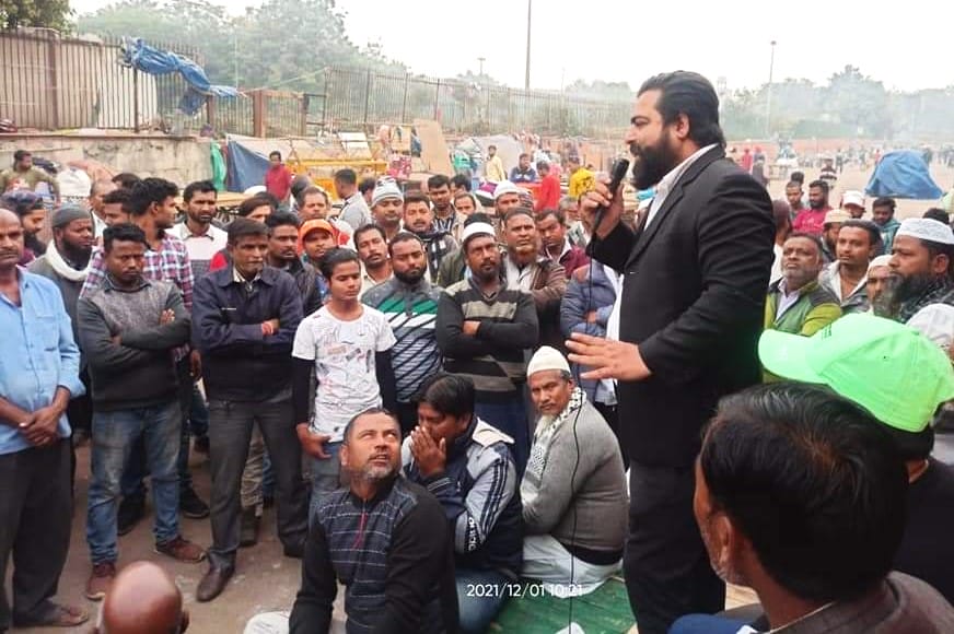 Mohit Valecha, All India Youth President of the National Hawker Federation, speaking at a meeting of street vendors in Delhi.